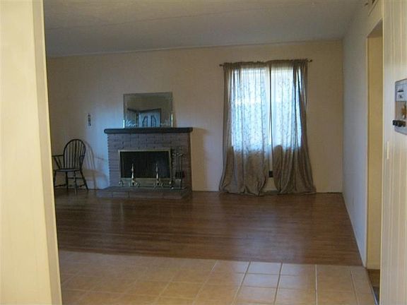 4th image of 1904 Arden Dr W