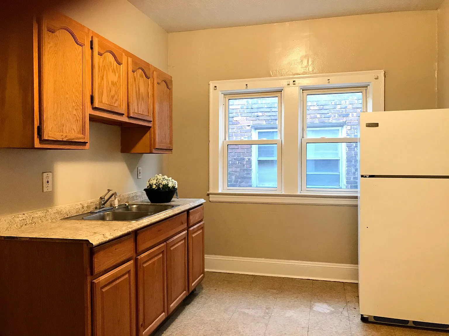 2 bed, 700 sqft, $950 — Photo 4