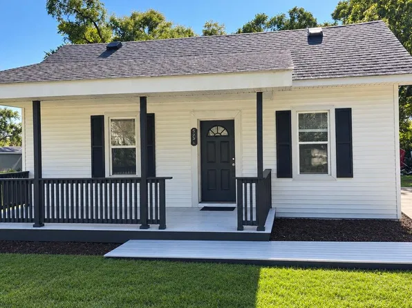 5221 E 142nd Pl, Crown Point, IN 46307
