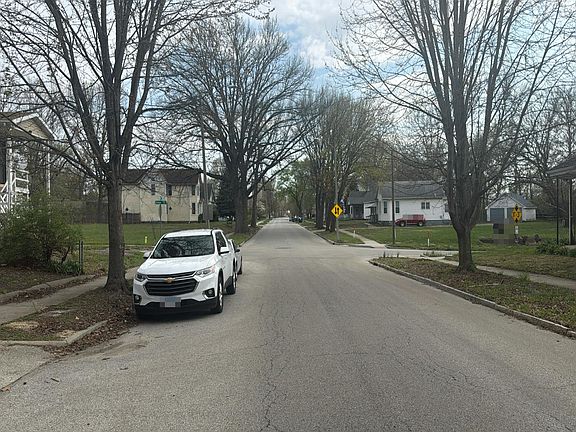 4th image of 908 N 4th St