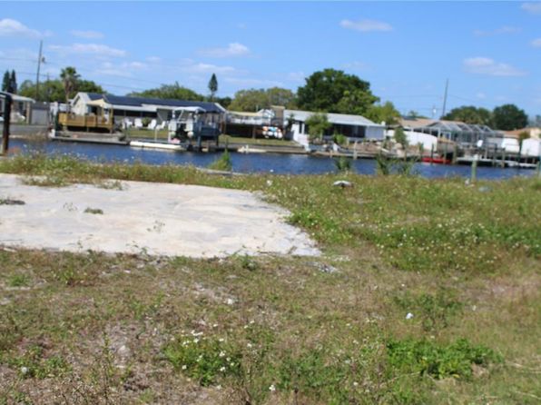5251 Boardwalk St #5, Holiday, FL 34690