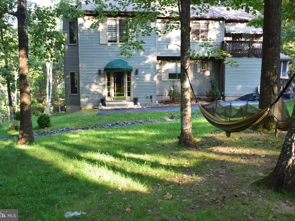 2207 Scarborough Way, Bushkill, PA 18324