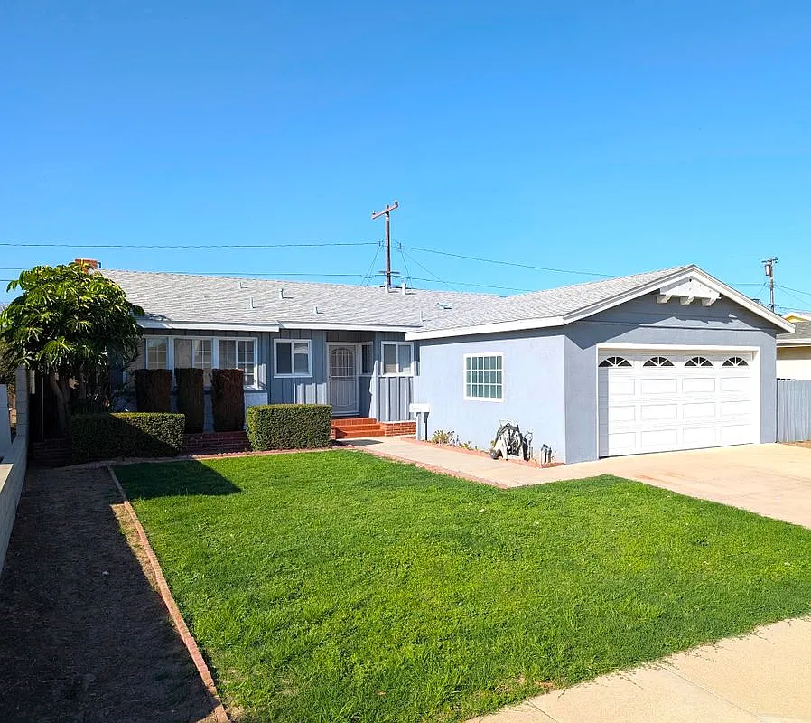 3 bed, 2.0 bath, 1301 sqft, $4,250 — Photo 2