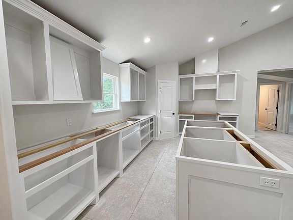 3rd image of 5506 County Road 366
