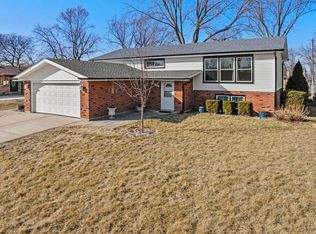 8532 W 145th St, Orland Park, IL 60462