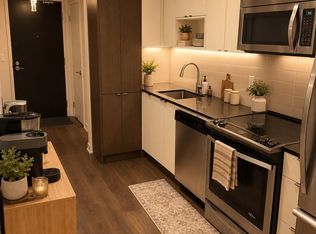 9 Valhalla Inn Rd #1605, Toronto, ON M9B0B2