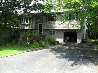 243 Deer Rd, Ronkonkoma, NY 11779