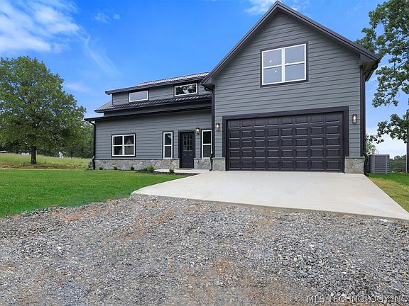 2nd image of 491 2nd St