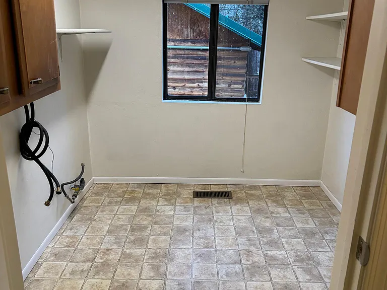 950 S Milton Ave — Photo 12