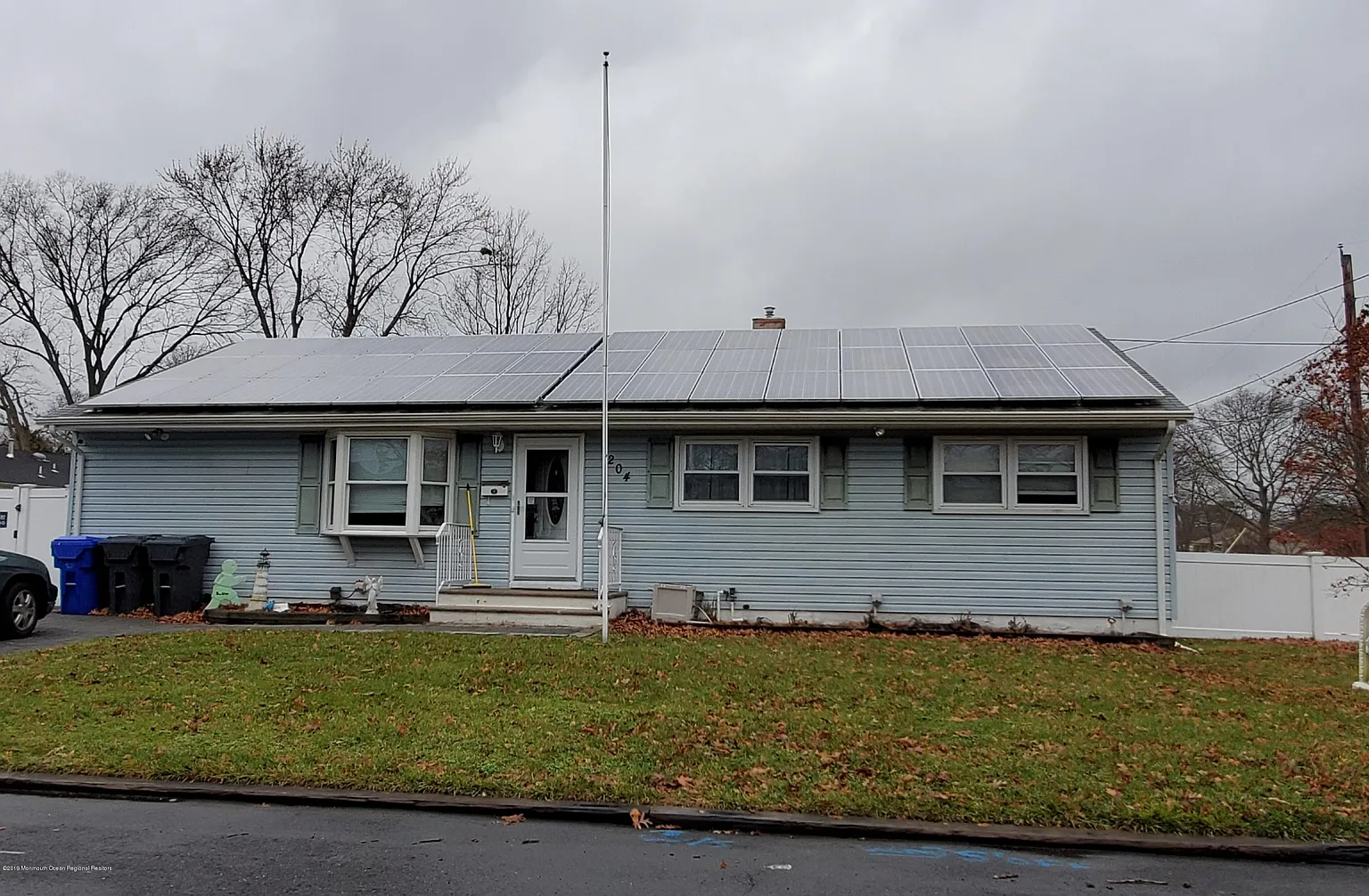 204 Lorraine Pl photo 1