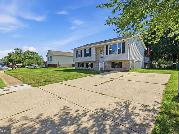 5th image of 22060 Caravel Ct