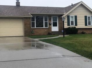 3262 N Eastmoreland Dr, Oregon, OH 43616