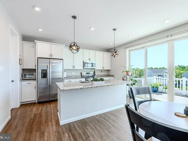 324 Cedar Spring Dr — Photo 9