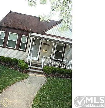 COVERED FRONT PORCH