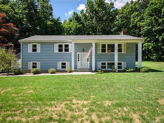 3 Cranbury Woods Road