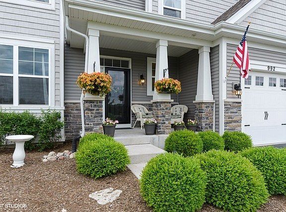 Welcoming front porch!