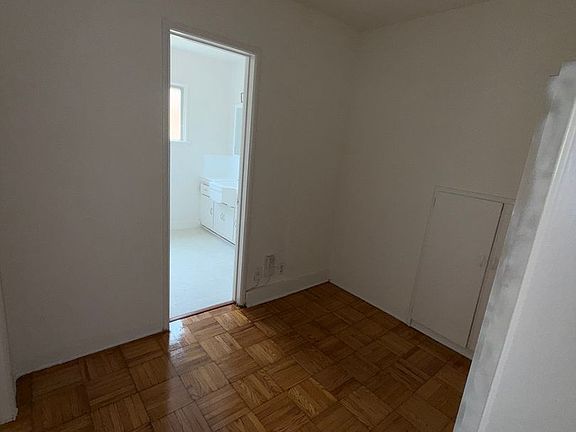 4th image of 9309 National Blvd APT B