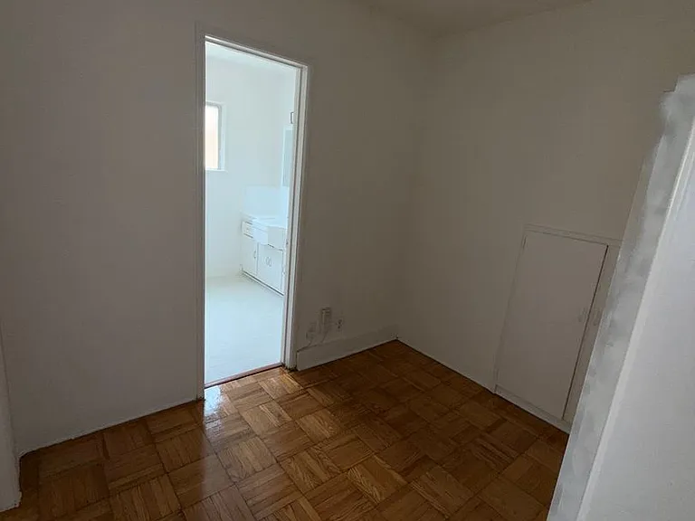 9309 National Blvd — Photo 4