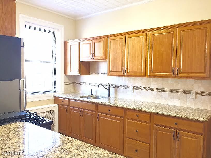 1st image of 2060 Gates Ave #3