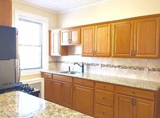 2060 Gates Ave #3, Flushing, NY 11385