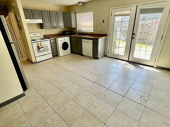 4th image of 5713 Prince Ln