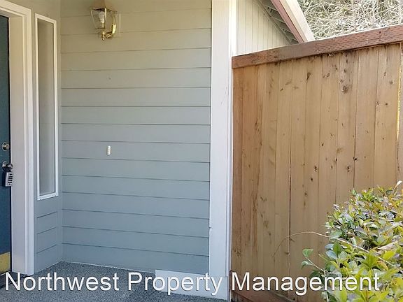 2nd image of 4605 Remington Ln SE