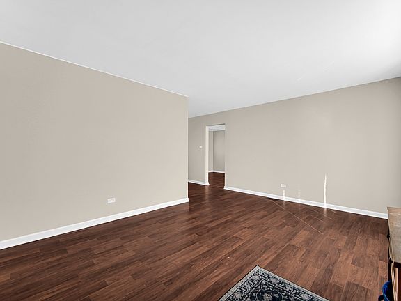 3rd image of 4506 Windsor Ct