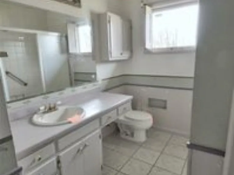 615 N Prairie Ave — Photo 4