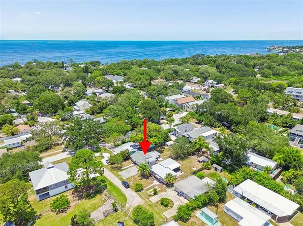 314 Maryland Ave, Crystal Beach, FL 34681