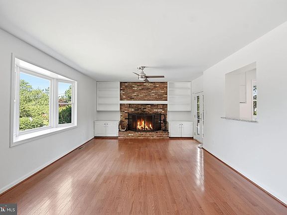 5th image of 10617 Gatewood Ave