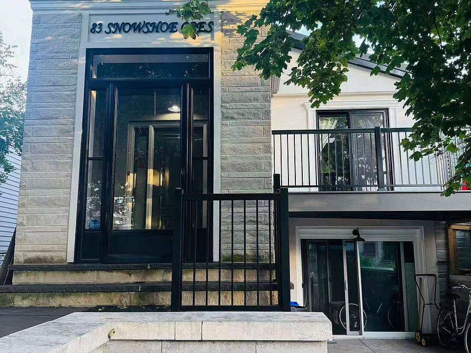 83 Snowshoe Cres #UPPER