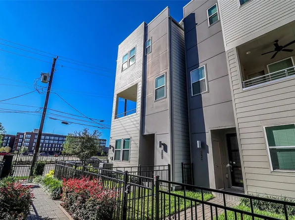 2745 Clinton Dr, Houston, TX 77020