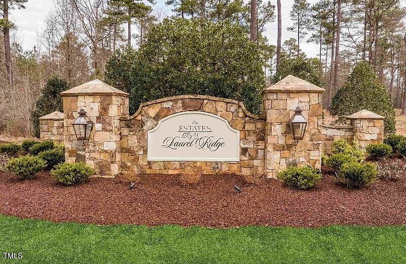 2nd image of 300 Blufftonwood Dr