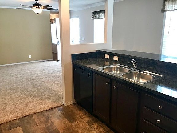 5th image of 2129 Arrowhead Dr #133