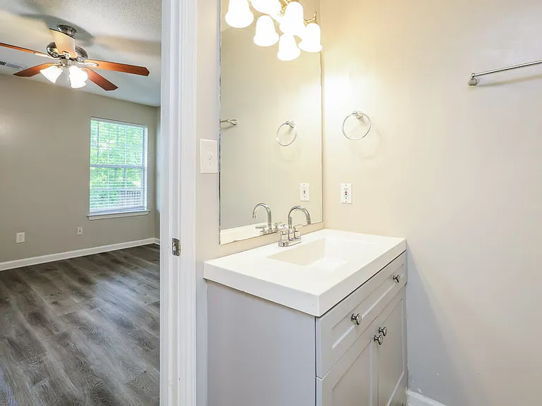 1376 Camrose Ct — Photo 12