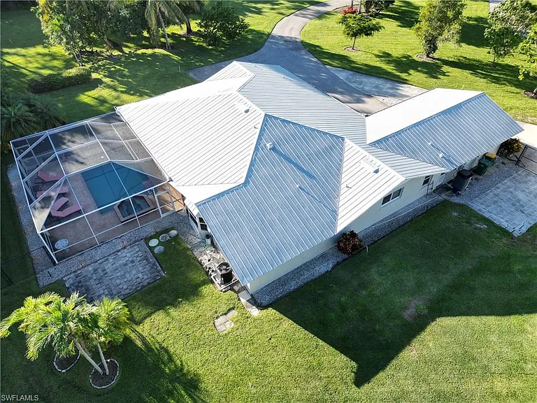 2950 Coach House Ln — Photo 42