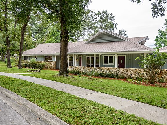 3rd image of 107 Valley Cir