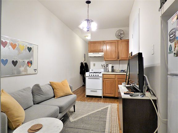 4th image of 26 Leroy St APT 3