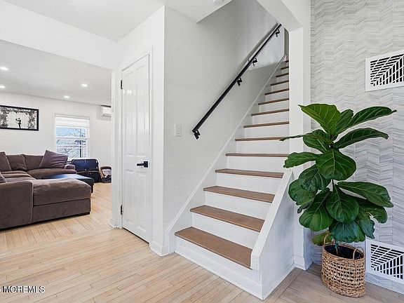 3rd image of 227 Chatham Ave