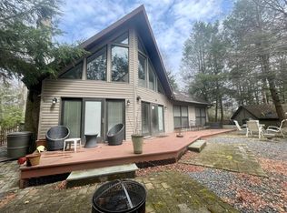 5144 Hounds Ear Rd, Tobyhanna, PA 18466