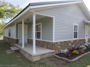 9831 County Line Rd, Mulberry, AR 72947