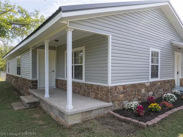 9831 County Line Rd, Mulberry, AR 72947