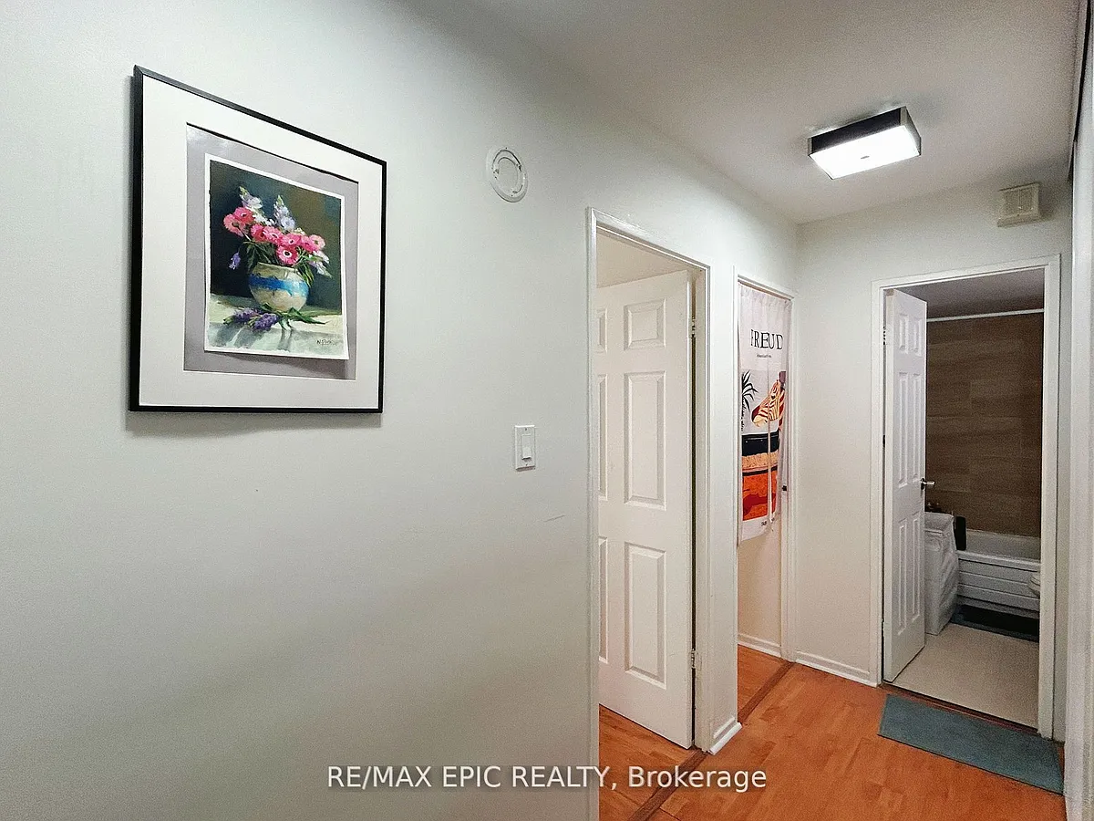 Building Photo - 350 Seneca Hill Dr #908
