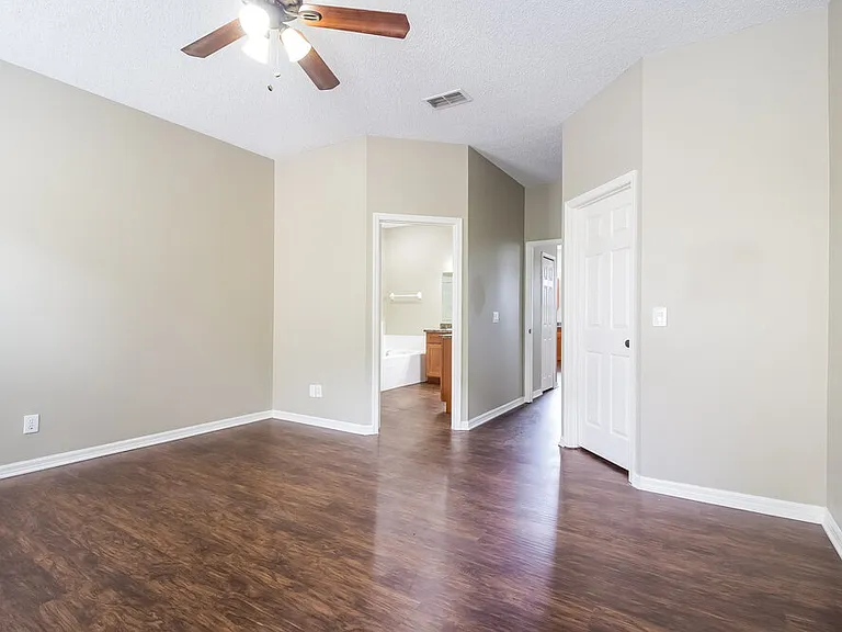 120 Portstewart Dr — Photo 8