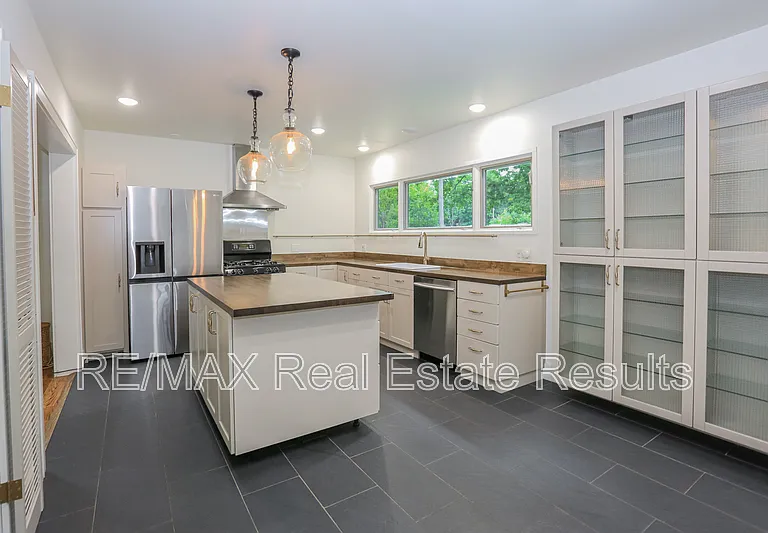 610 N Olive Ave — Photo 20