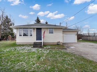 41 Veterans Dr, Lancaster, NY 14086