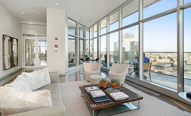 Rented by Compass | media 23