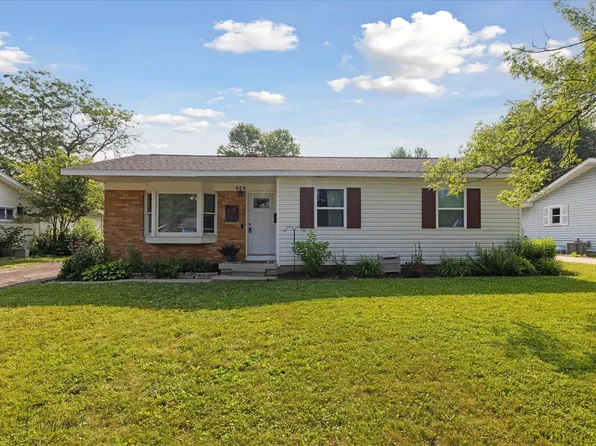 908 Huntington Dr, Owosso, MI 48867