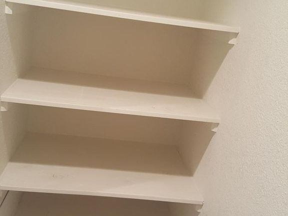 4th image of 209 E Adams St APT A