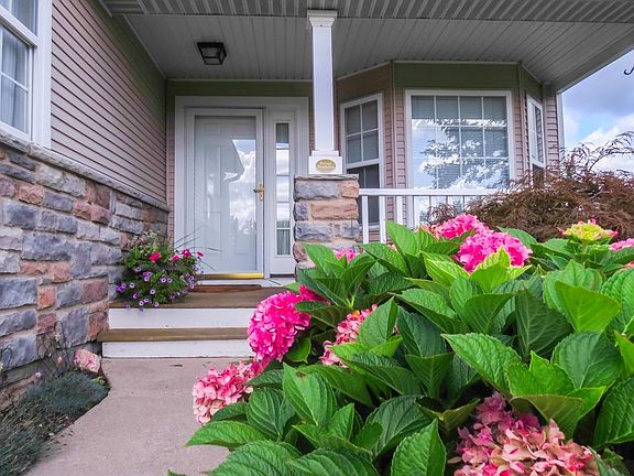 2nd image of 3238 Chamberlain Cir